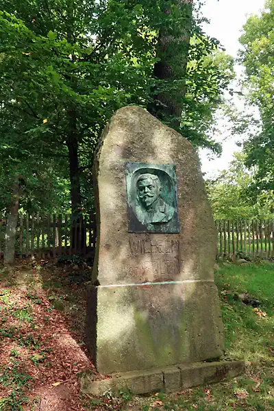 Gedenkstein Wilhelm von Polenz, Schriftsteller aus Obercunewalde