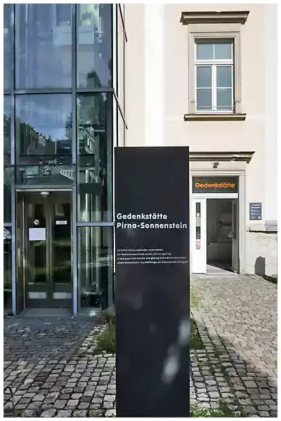 Gedenkstätte Pirna-Sonnenstein, Eingang
