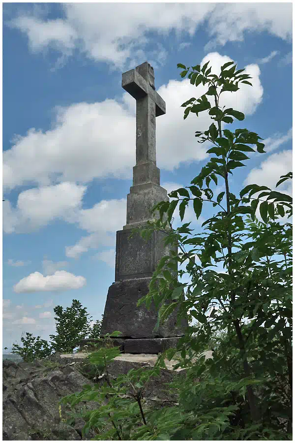 Gipfelkreuz Špičák (Sattelberg)