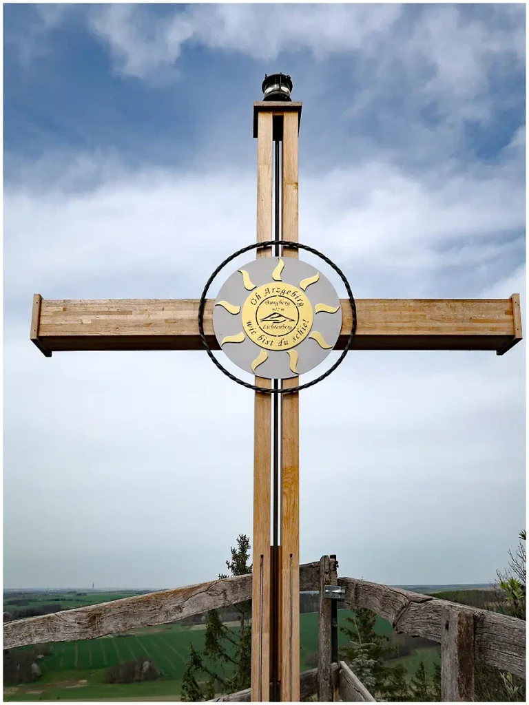 Gipfelkreuz Burgberg bei Lichtenberg