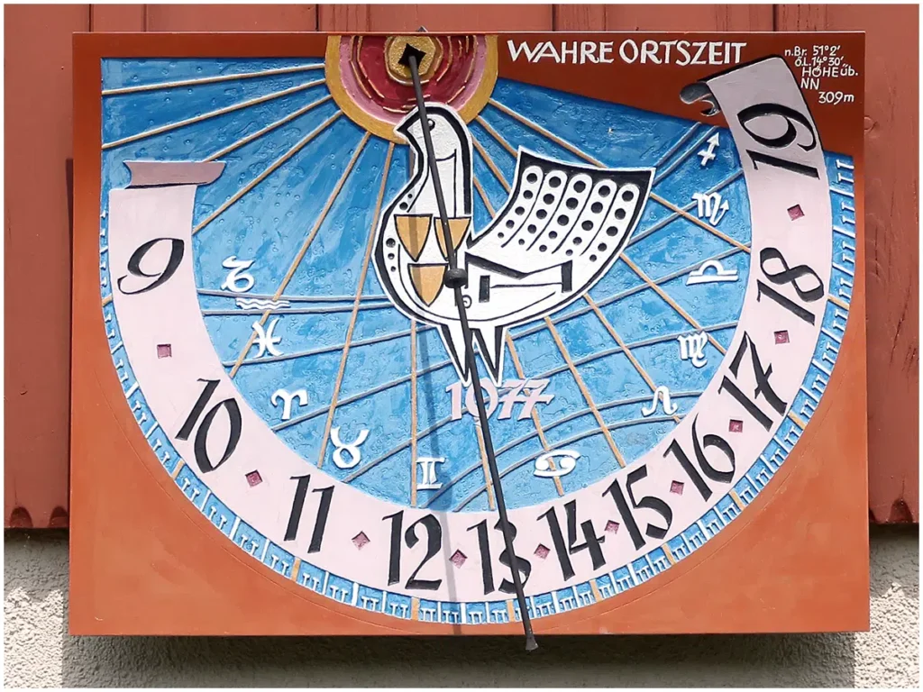 Sonnenuhr Haus M. Hölzel