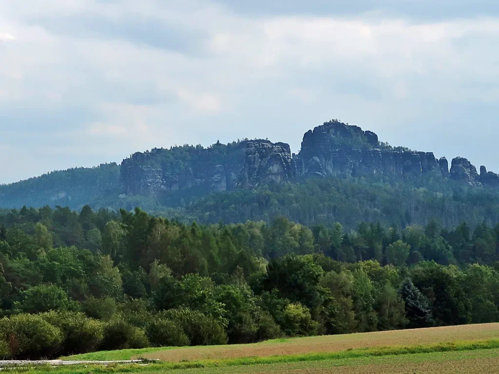 Sächsische Schweiz, Altendorf Panoramaweg, Blick zu den Schrammsteinen + Falkenstein