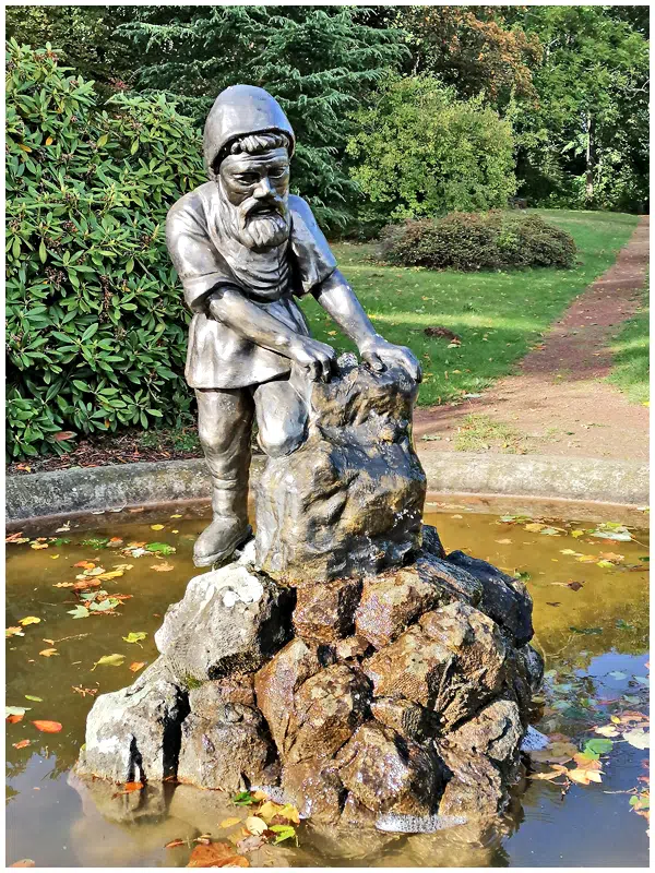 Otto's Eck, Springbrunnen im Park